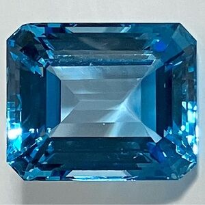 129ct SWISS BLUE TOPAZ / Natural Not Man-Made / 25x30mm Emerald Cut / Stunning!!